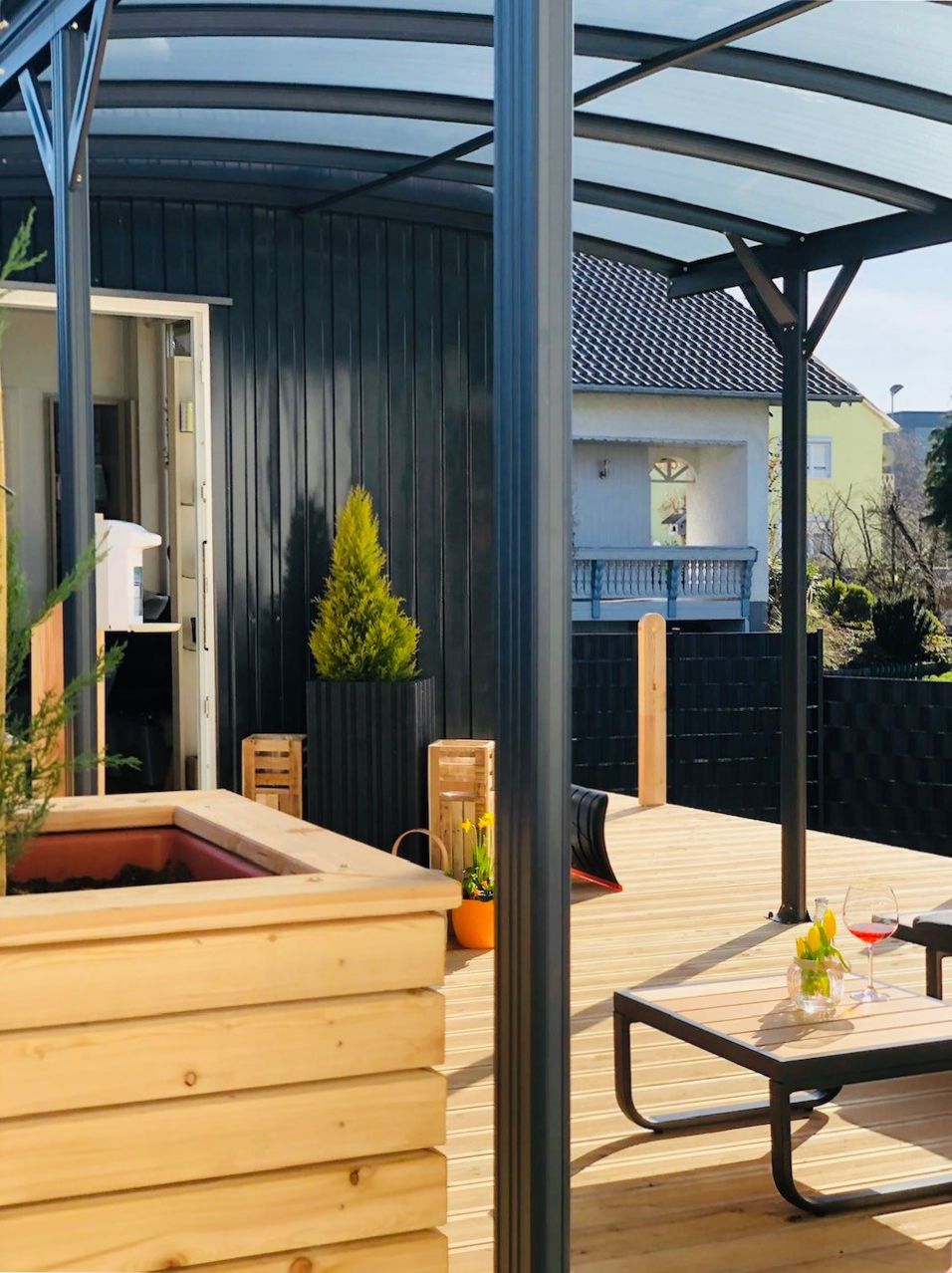 Business-Container auf eigenem Grundstück